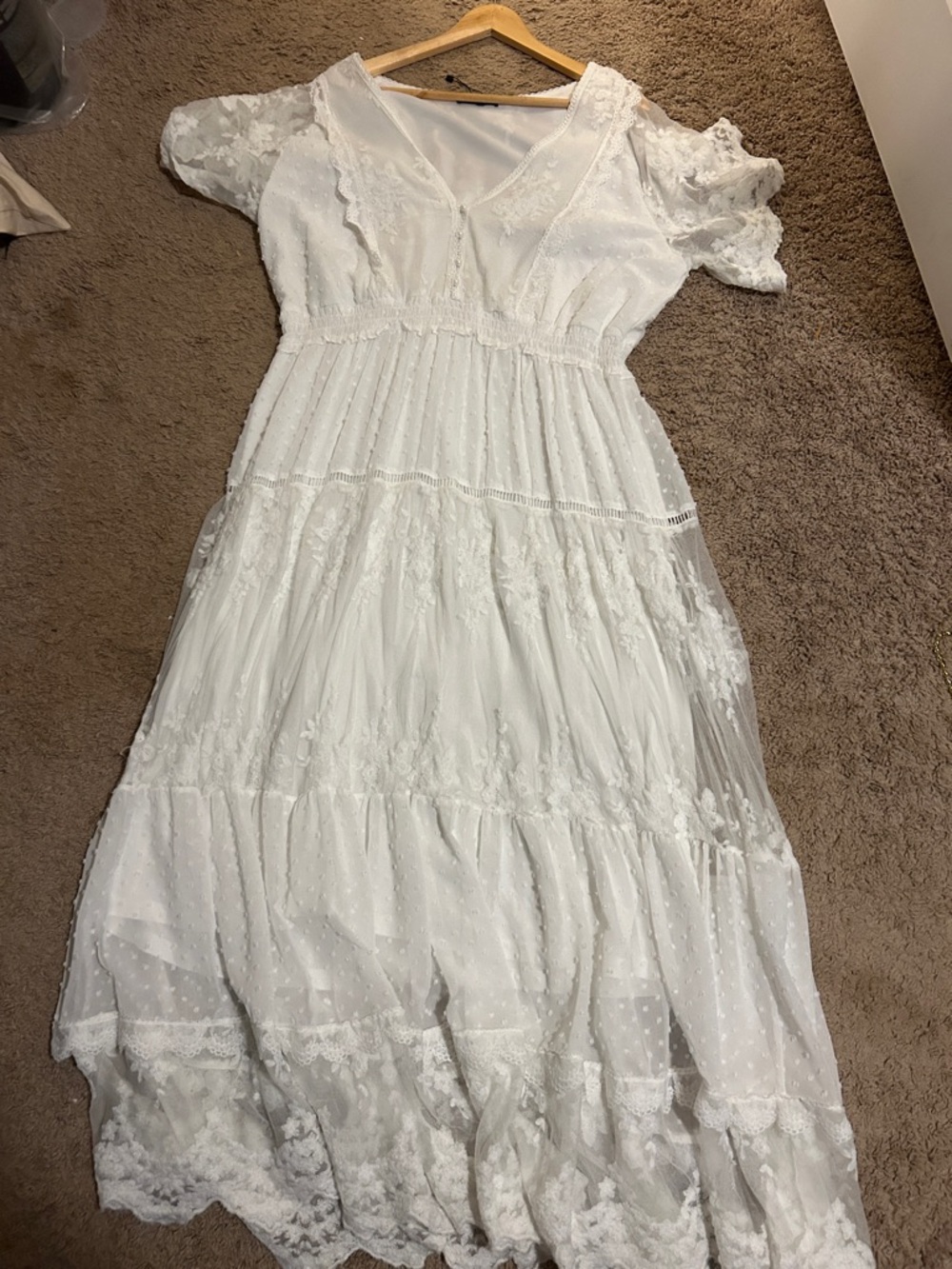 White Lace Maxi Dress with V-Neck and Short Sleeves